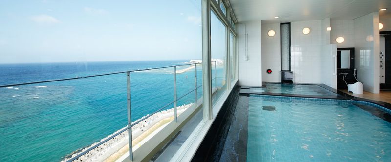 Vessel Hotel Campana Okinawa-海景泡湯池
